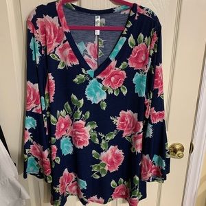 3x Floral top